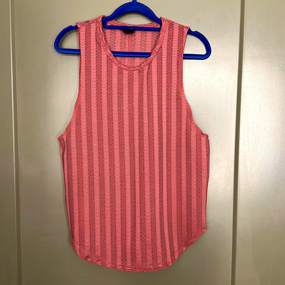 Mesh muscle tank